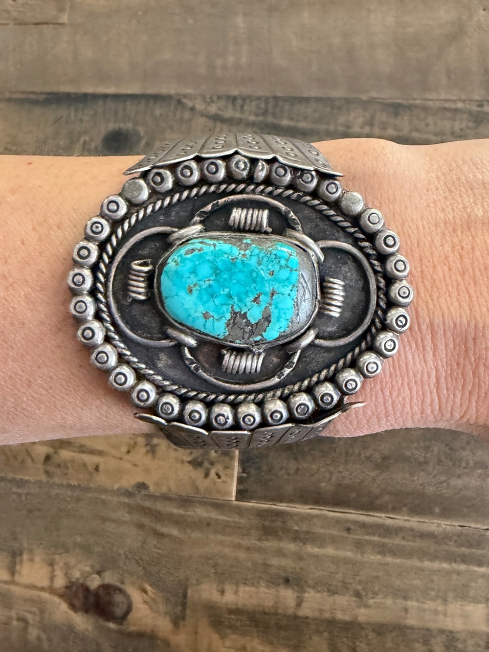 Vintage Native Navajo Handmade Sterling Silver Turquoise Cuff Bracelet Size 6